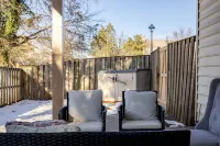 Cozy One-Bed Apartment in Heart of Herndon