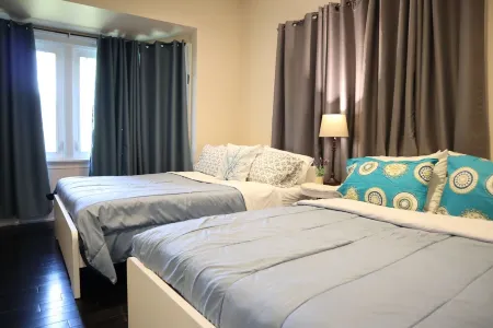 Blue Lily Cottage Отели рядом с достопримечательностью «The Watering Can Flower Market»