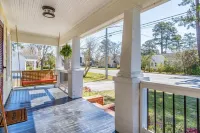 A Beautifully Balanced Bungalow! Hotel a New Bern