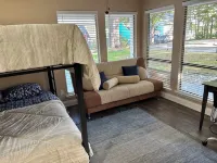 Golf Course Views + convenient to Texas Renaissance Festival!