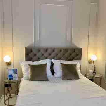 Luxury Apartment with Lakeside View In Mamaia-Nord Rooms