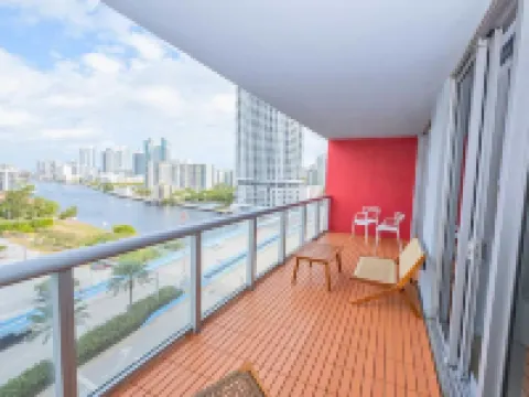 2BR Luxury Ocean Views Apt 1208 Hotels in Hallandale Beach
