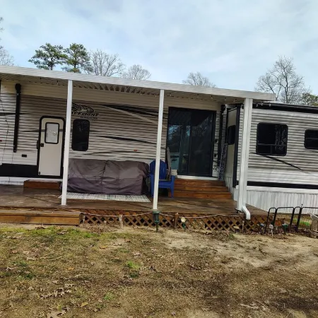 Cozy RV with all comforts of home in Horn town VA