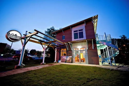 Cozy 1-bedroom pet friendly apartment in enchanting Chattanooga with WiFi, AC