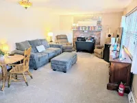 Private 2br/1.5ba Suite in a house with separate entrance, WiFi, Parking!