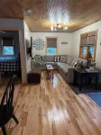 MOOSE CALL INN, Cozy 2bedroom house in Rangeley, snowmobile from the front door!