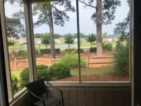 2 BR 2 Bath 1st floor condo with a water view, 10 min from beach