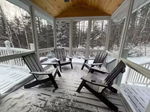 Caribou Sunrise, Lakeside Cabin in the Northwoods!