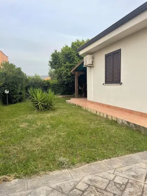 Donna Lopes, seaside cottage and pool