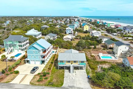 Carolina House - Steps to Beach, Fantastic Location!  Walk to All Attractions