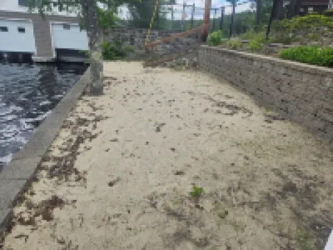 Cozy Lake house, Large Enclosed Porch, Private beach Hotels in Alton