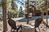 Mountain Top Luxury Retreat - Elegant Cabin Near Zion and Bryce