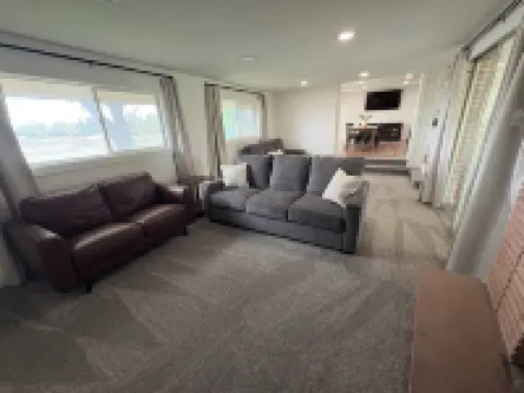 Spacious and secluded 5-bedroom farmhouse with AC, WiFi in charming Tremonton