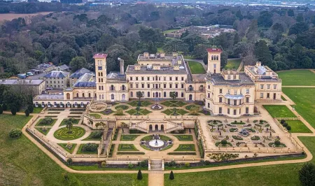 Ryde Beach Garden Apartment, stay Car free by the Sea