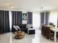 Beautiful rose garden cottage with pool n braai. Pet Friendly!