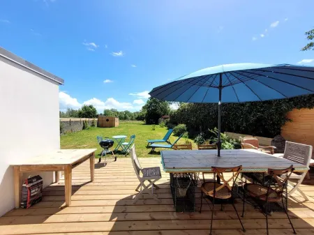 Charmante Maison a la Campagne Отели в г. Плонеур-Ланверн