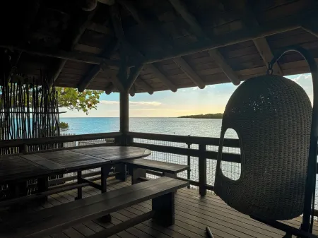 Spacious 5-bedroom villa in wonderful Rivière Noire with WiFi, AC