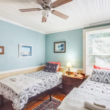5 Mi to Downtown Beaufort: Pet-friendly Cottage!