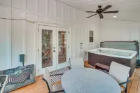 Hot Tub & EV Charger: Helen Getaway w/ Views! - 3-Star