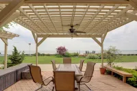 Waterfront Luna Pier Home 14 Mi to Downtown Toledo - 3-Star