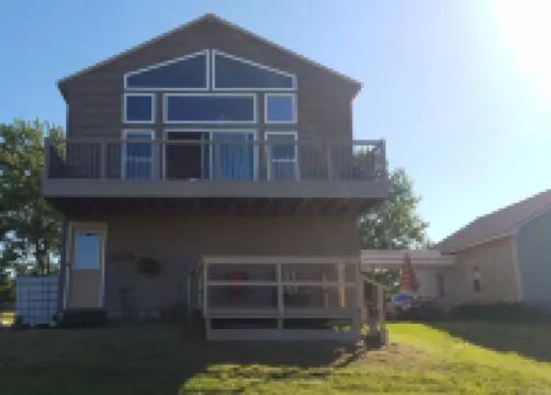 Country Lodge: Hot Tub, Waterfalls, Pond, Hiking, Amazing Views, & Chickens