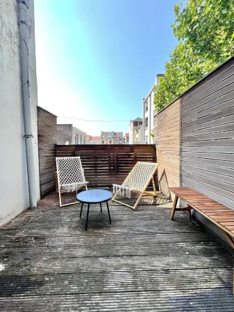 Cozy Apartment for 9 Guests Brussels Midi Station Отели в г. Андерлехт