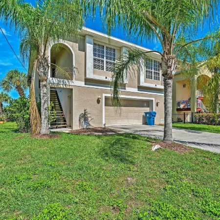Bright Bayfront Home < 2 Mi to Hernando Beach! Hotels in Hernando Beach
