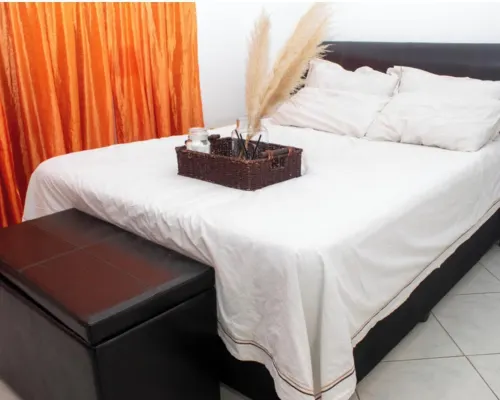 Cozy Studio Room to Rent in Johannesburg City Hotels in Bryanston