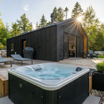 Nalu Retreat Lakeside