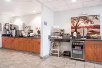 Microtel Inn & Suites by Wyndham Rice Lake - breakfast