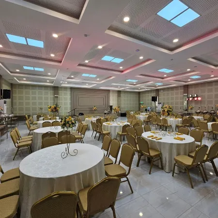 District 21 Hotel