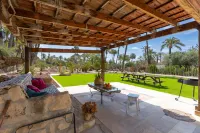 Historical Palms Villa by Fidalsa