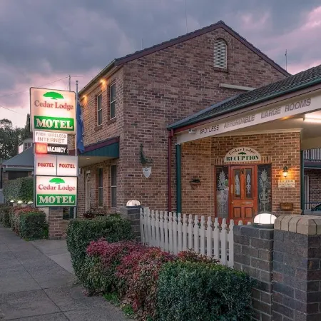 Cedar Lodge Motel