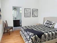 Cheerful 4 Bed, 3 Bath Home with Screened Pool