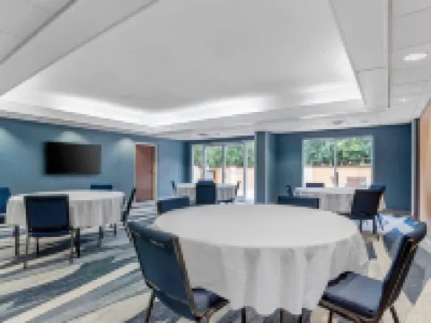 คอมฟอร์ตสวีทส์ แกสโทเนีย - ชาร์ลอตต์ โรงแรมในแกสโตเนีย