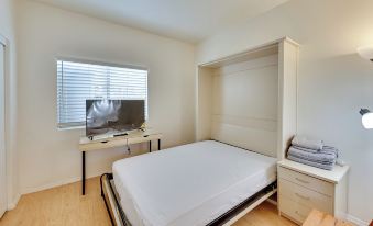 Lake Elsinore Vacation Rental ~ 4 Mi to the Lake!