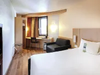 Ibis Lyon Gerland Musée des Confluences