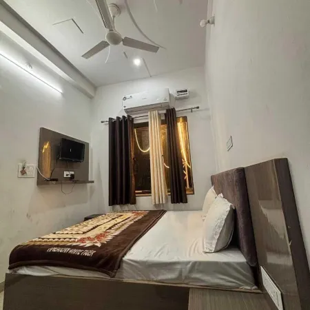 Shukla Hotel