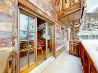 Apartment in central location with views - Hot Tub