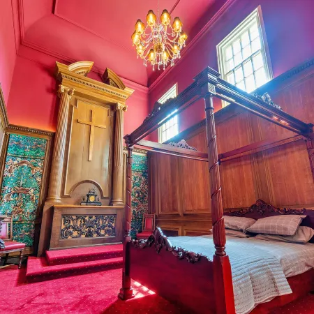 Georgian Hall in Hickleton with 17-Acre Gardens