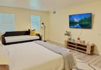 The Flamingo House - Family Fun Time Отели в г. Монтгомери