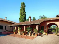 Apartment in Vinci with Pool & Wellness