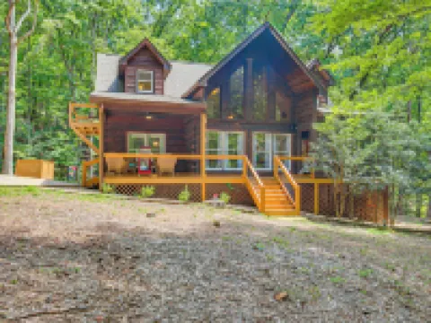 North Georgia Cabin with Hot Tub and Community Perks! Hoteles en Condado de Pickens