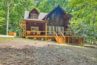 North Georgia Cabin w/ Hot Tub & Community Perks! - parking