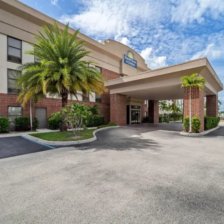 Days Inn & Suites by Wyndham Fort Myers Near JetBlue Park