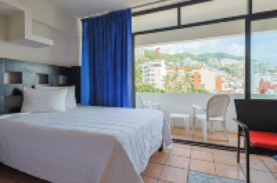 Hotel Delfin PV Beach Resort โรงแรมใน