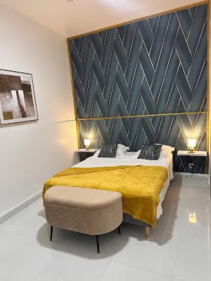CYRUS HOTEL-HOUSE Hotels in 