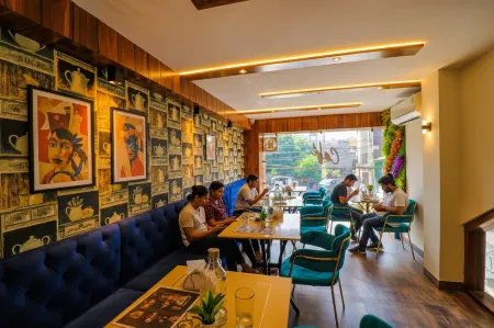 Hotel California Heights