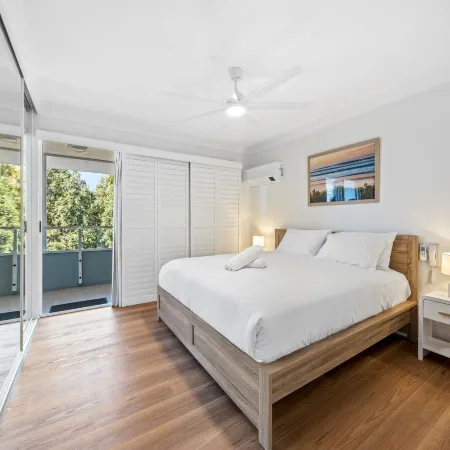 Chic 4-Bed Townhouse with Ocean Views