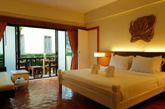 Bhumiyama Plus Hotels near Lonely Beach